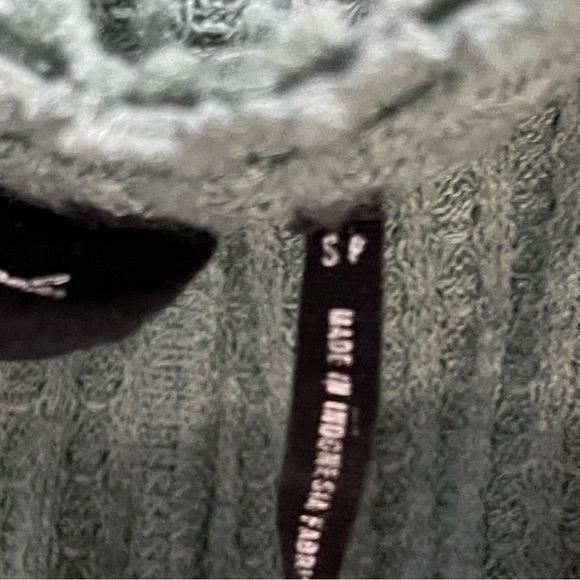 URBAN OUTFITTERS OUT FROM UNDER Green Waffle Cardigan Button Down JOJO - Picture 11 of 12